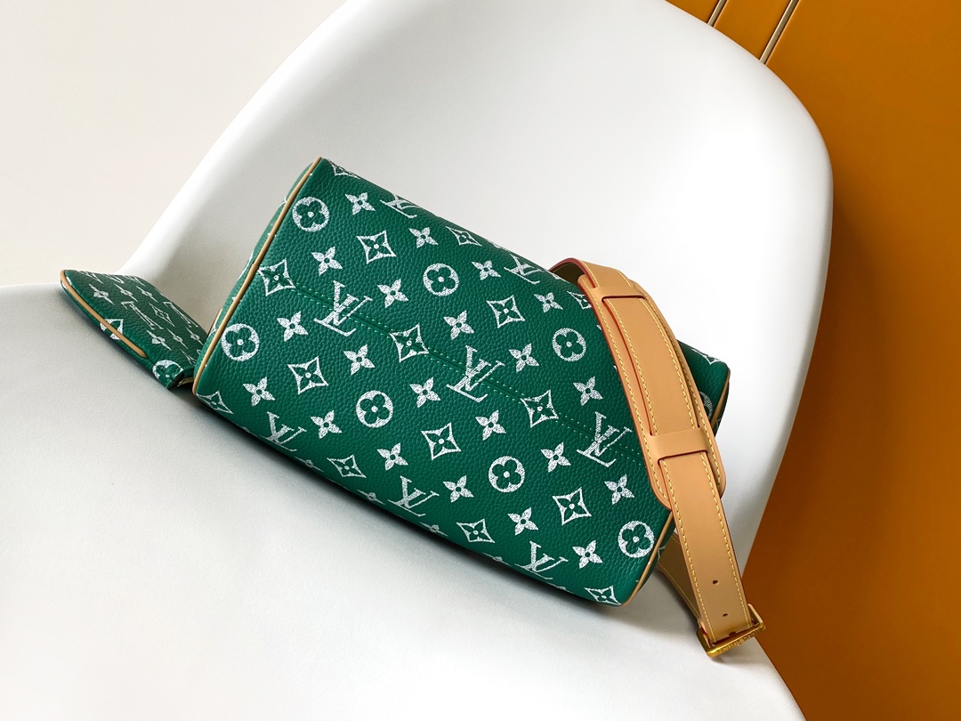 Louis Vuitton Basic Bag Cow Leather Green 15cm-m-l-s