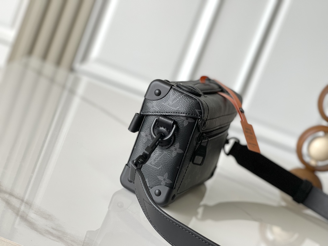 Louis Vuitton Basic Bag Cow Leather M-l-s