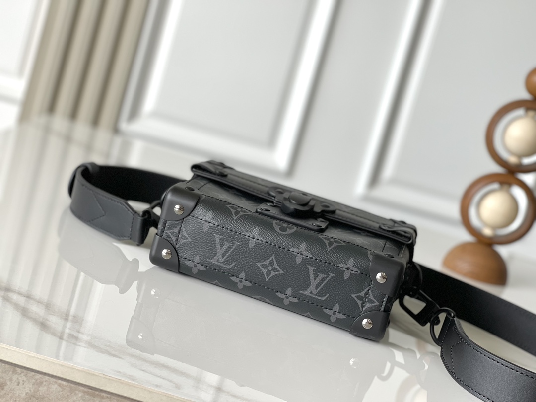 Louis Vuitton Basic Bag Cow Leather M-l-s