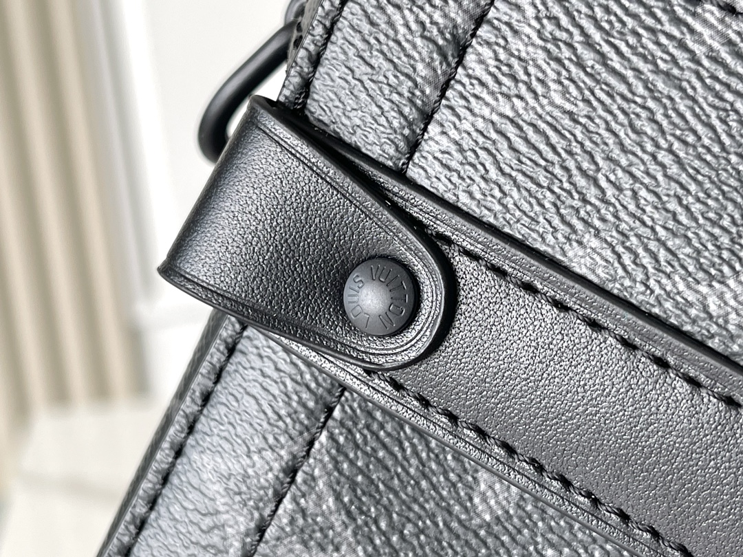 Louis Vuitton Basic Bag Cow Leather M-l-s