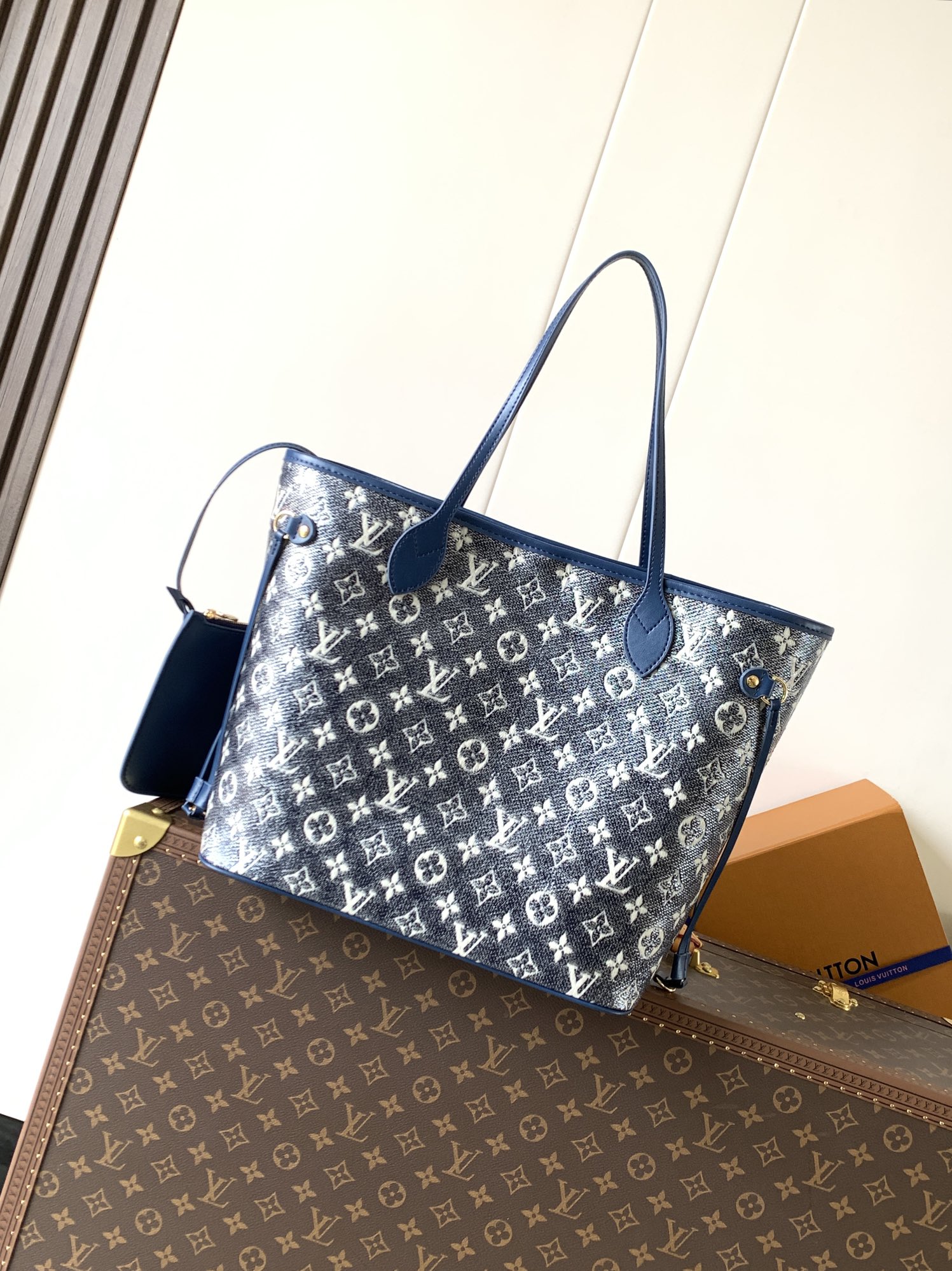 Louis Vuitton Basic Bag Cow Leather M-l