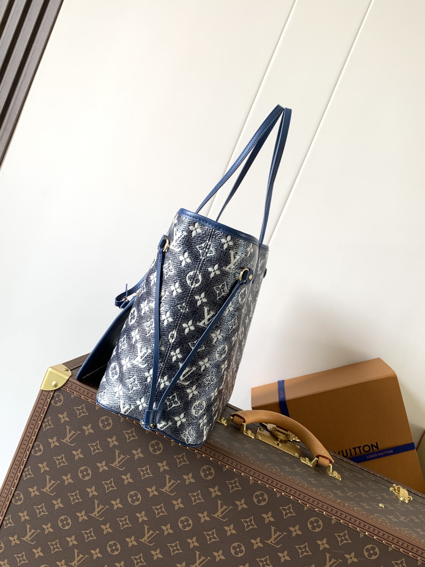Louis Vuitton Basic Bag Cow Leather M-l