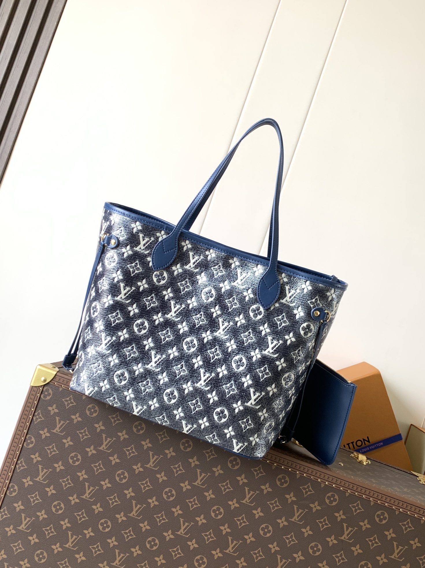 Louis Vuitton Basic Bag Cow Leather M-l