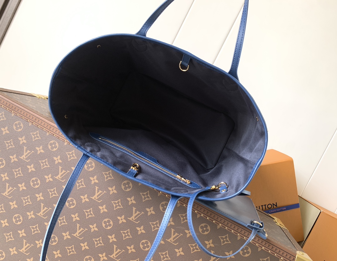 Louis Vuitton Basic Bag Cow Leather M-l