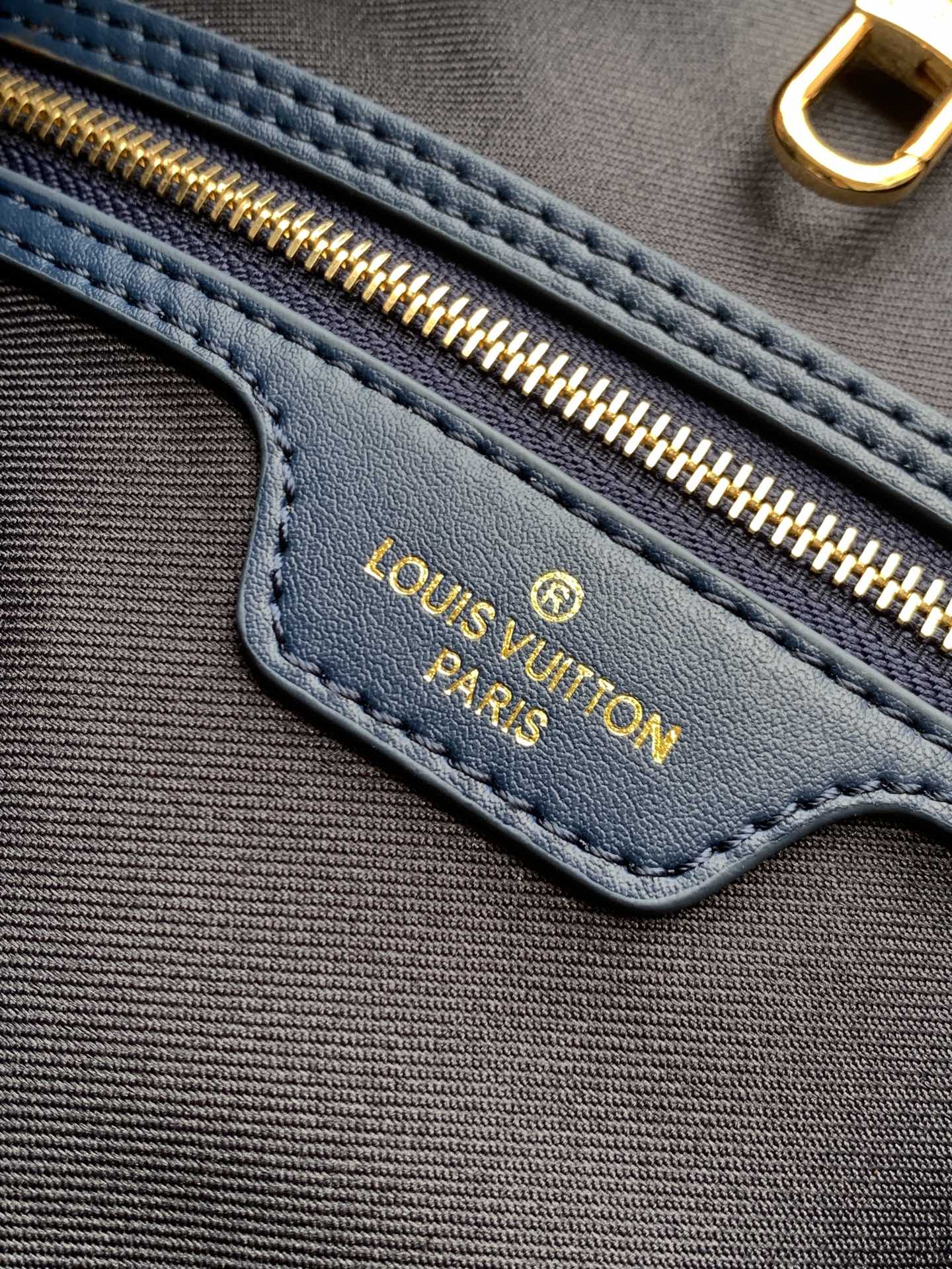 Louis Vuitton Basic Bag Cow Leather M-l