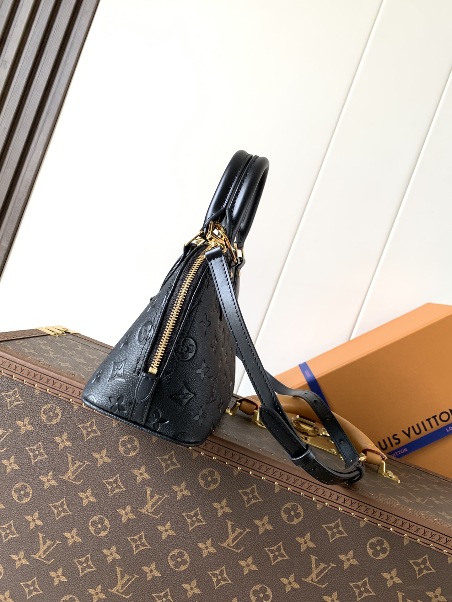 Louis Vuitton Tote Bag Black M-l-s
