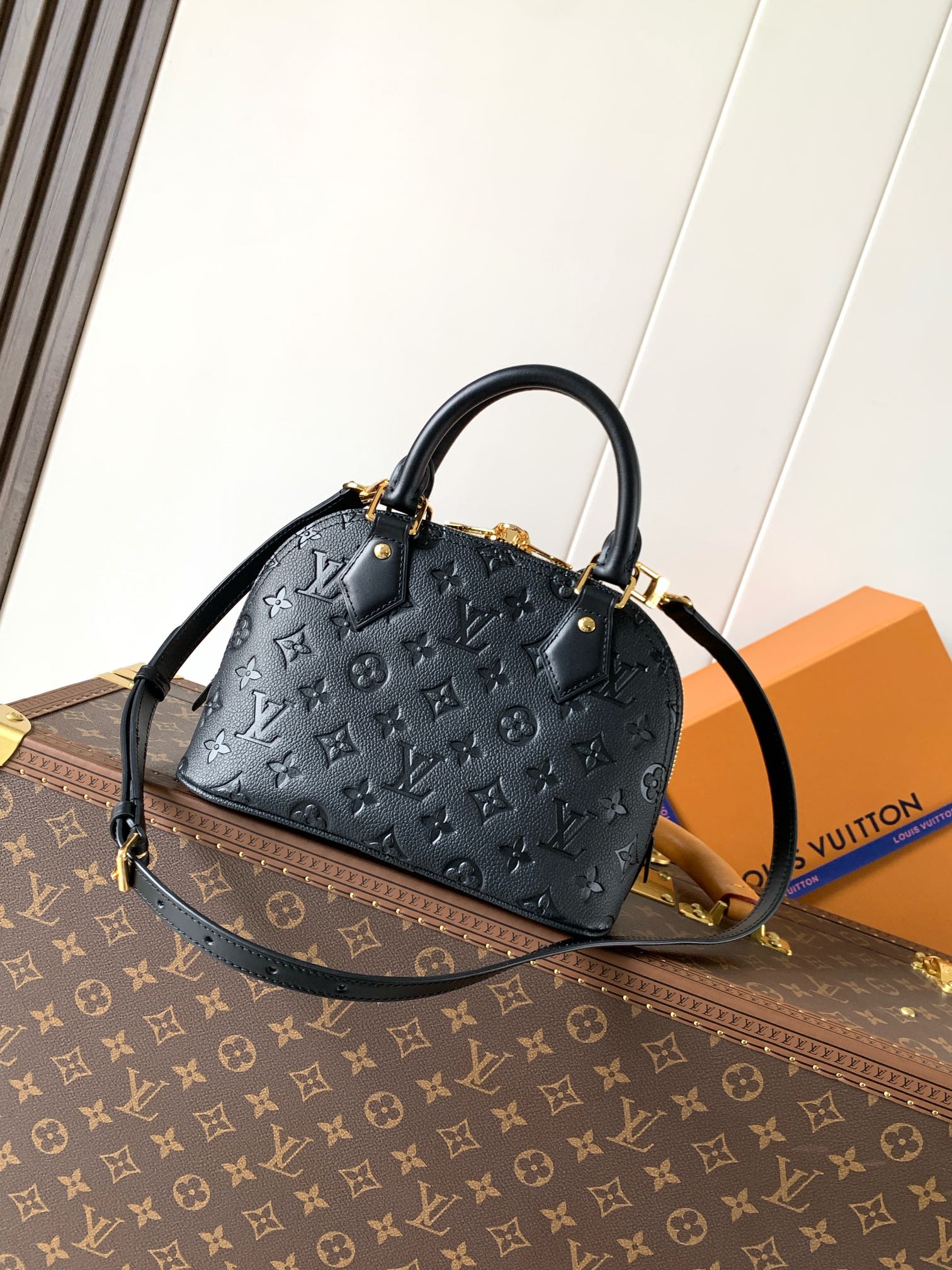 Louis Vuitton Tote Bag Black M-l-s