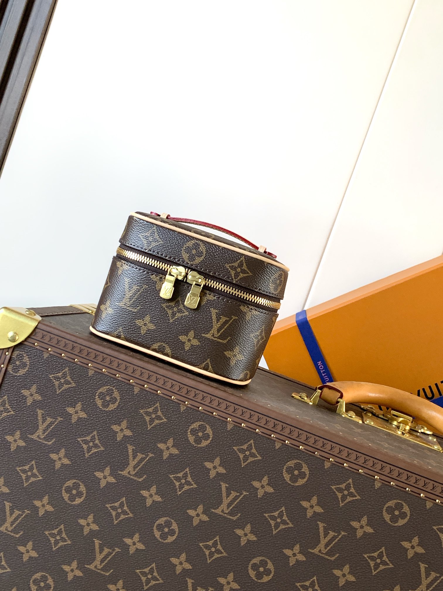 Louis Vuitton Basic Bag Cow Leather M