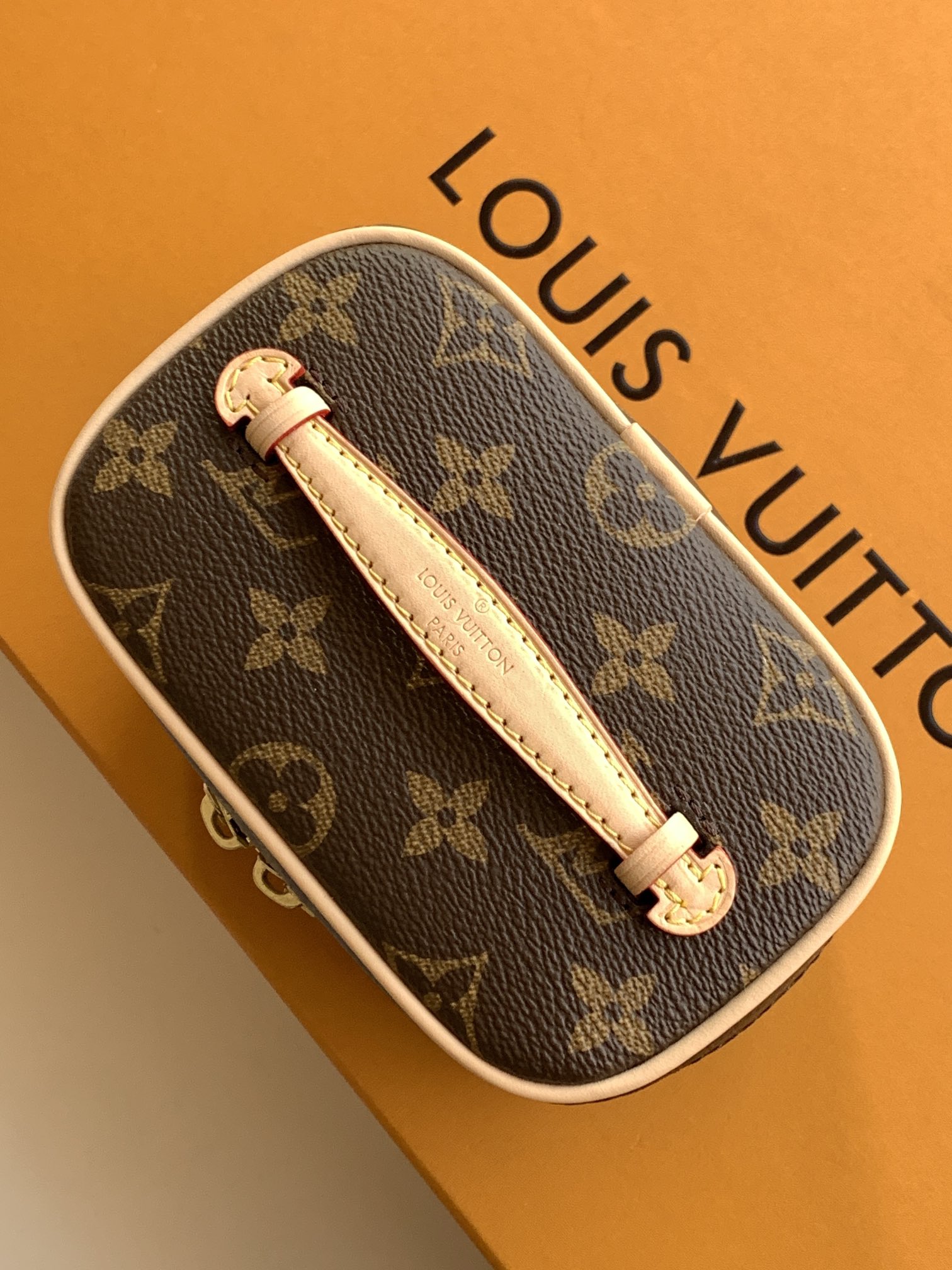 Louis Vuitton Basic Bag Cow Leather M