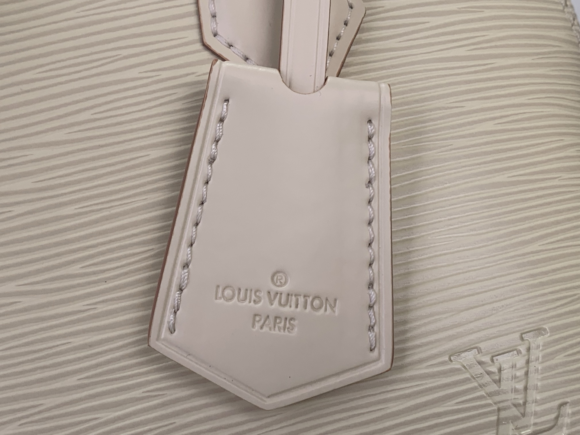 Louis Vuitton Basic Bag White M-l-s