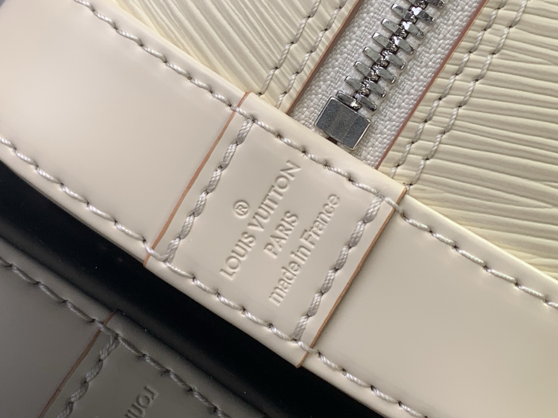 Louis Vuitton Basic Bag White M-l-s