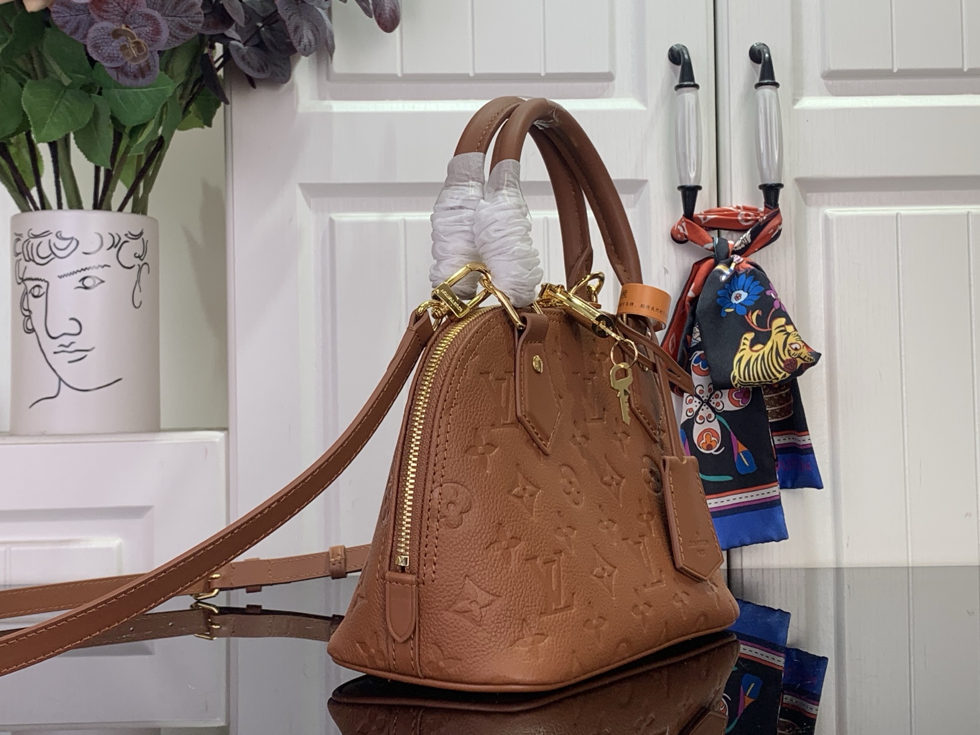 Louis Vuitton Tote Bag Black M-l-s