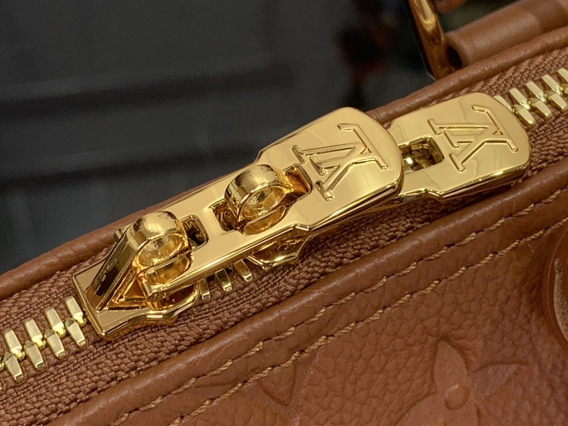 Louis Vuitton Tote Bag Black M-l-s