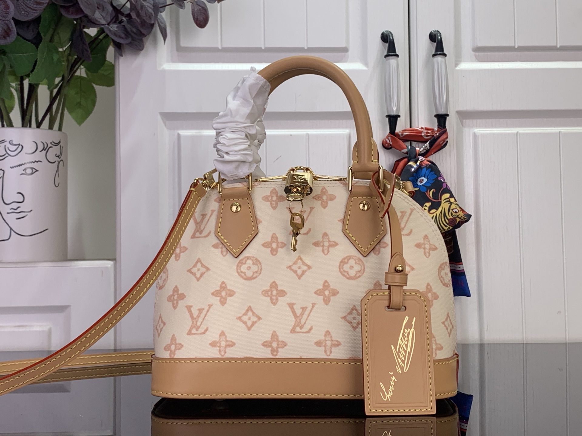 Louis Vuitton Basic Bag Canvas M-l