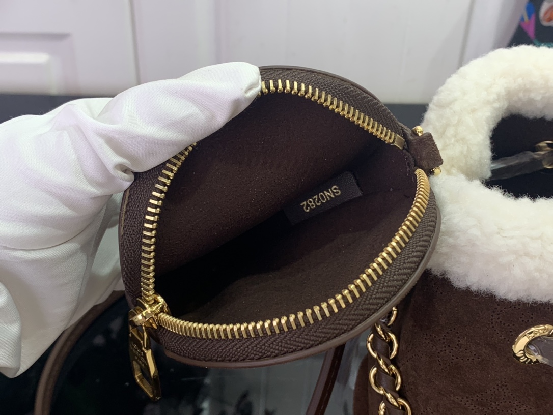 Louis Vuitton Basic Bag Coffee M-l-s