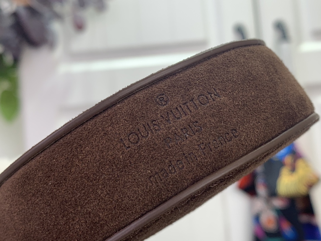 Louis Vuitton Basic Bag Coffee M-l-s