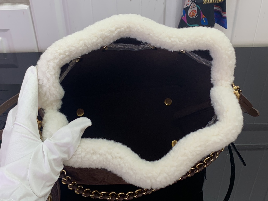 Louis Vuitton Basic Bag Coffee M-l-s