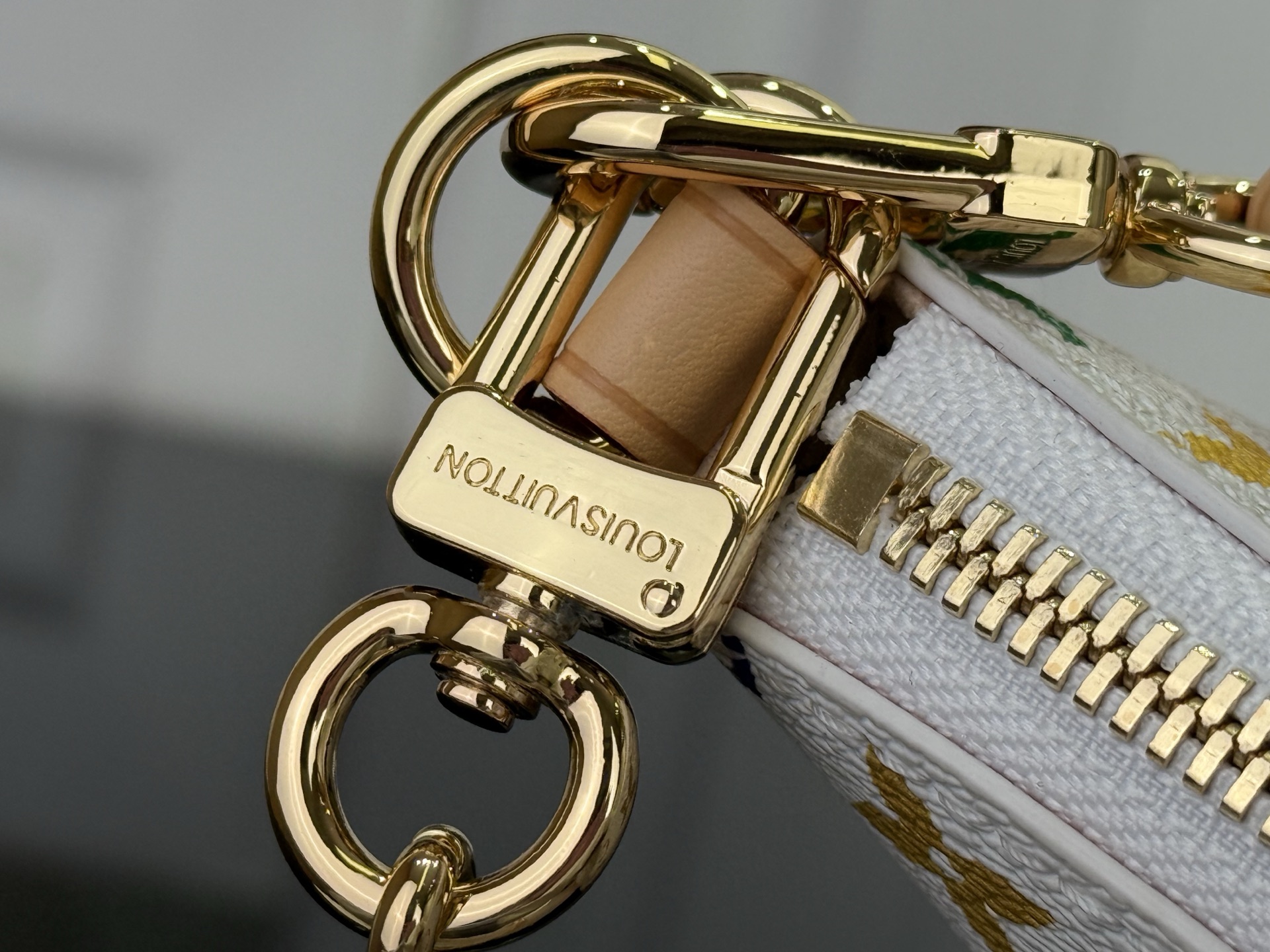 Louis Vuitton Clutch Bag Canvas M-l