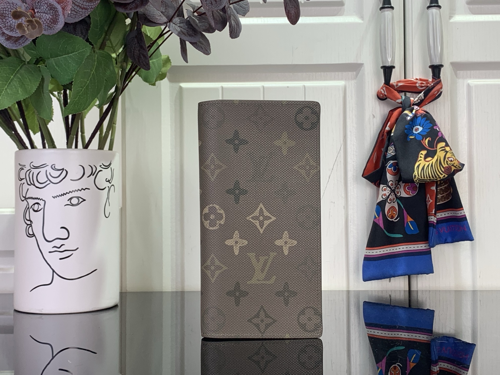 Louis Vuitton Basic Bag Cow Leather Green M-l-s