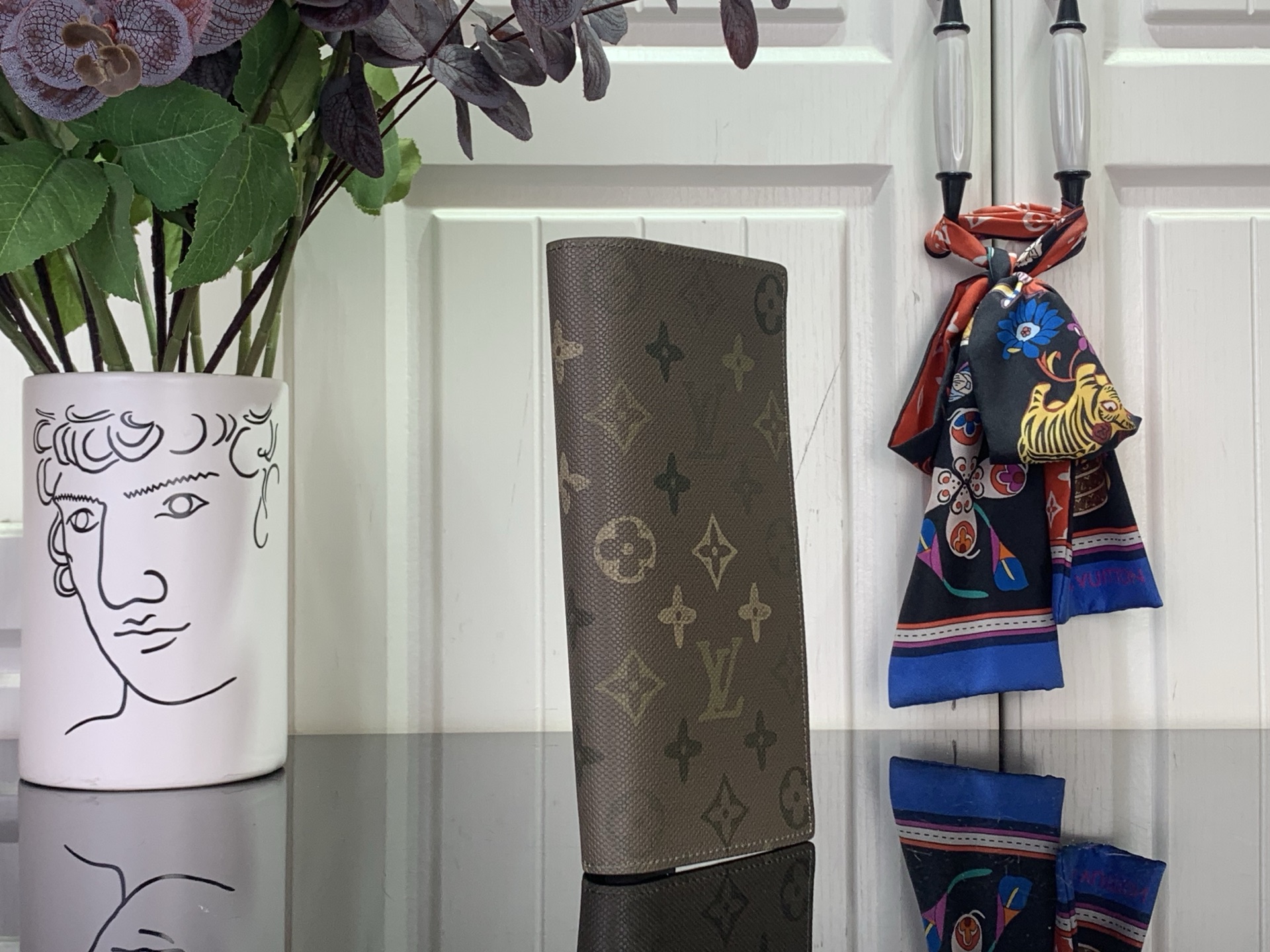 Louis Vuitton Basic Bag Cow Leather Green M-l-s