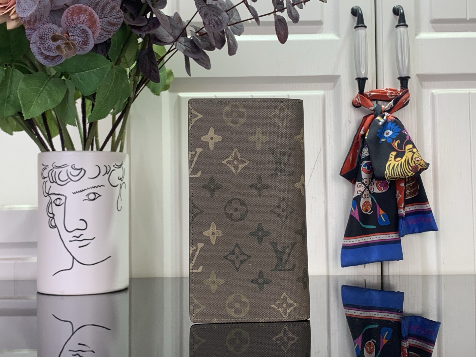 Louis Vuitton Basic Bag Cow Leather Green M-l-s