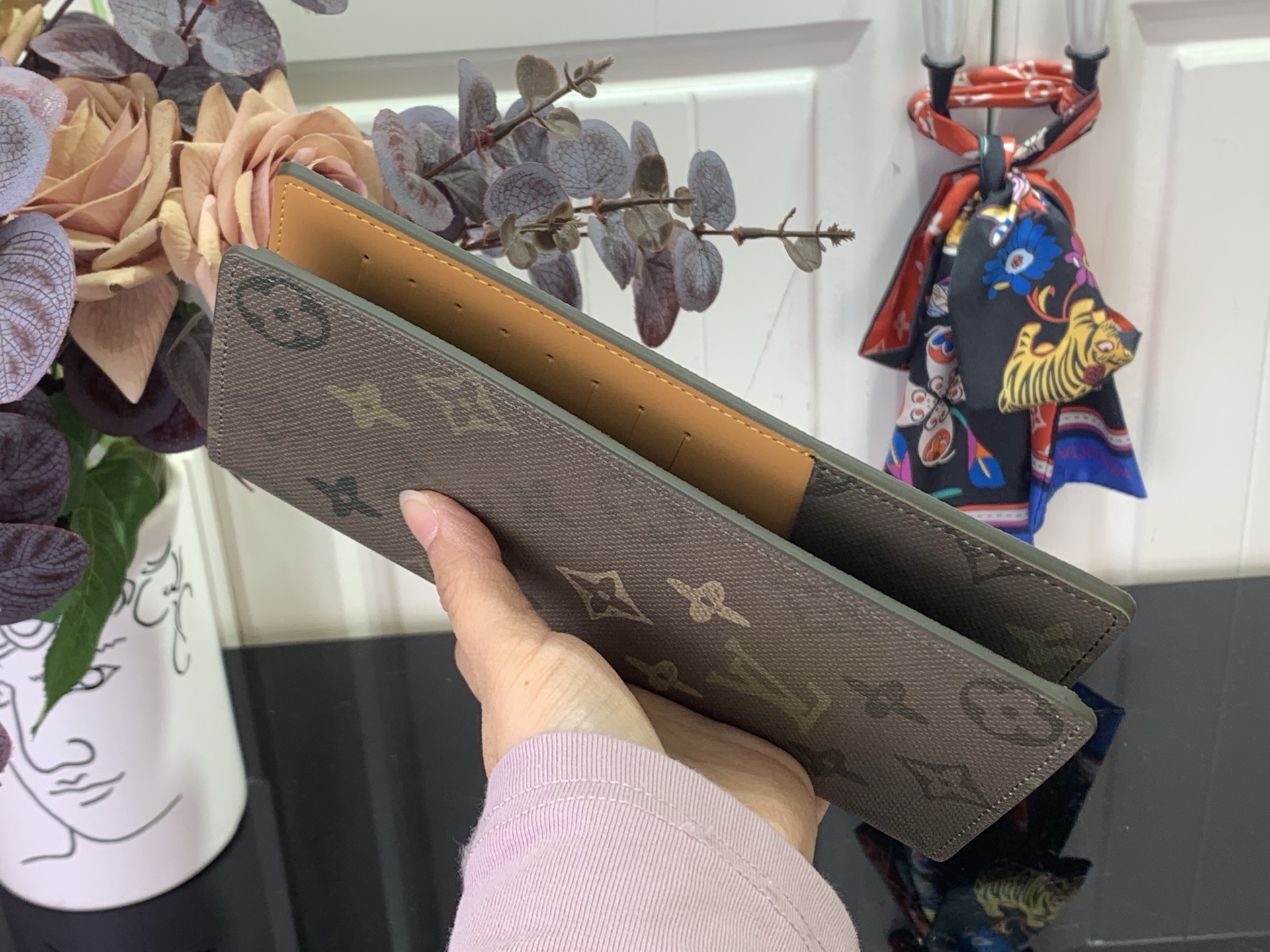 Louis Vuitton Basic Bag Cow Leather Green M-l-s