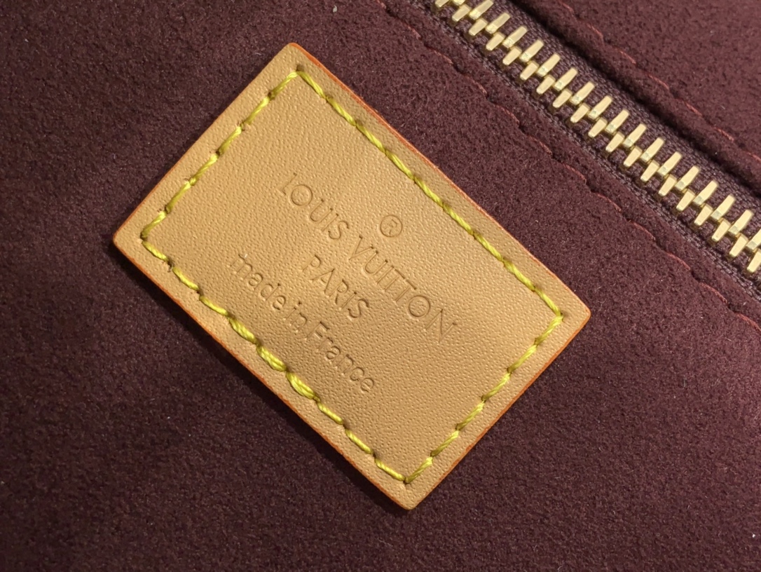 Louis Vuitton Basic Bag Canvas M-l