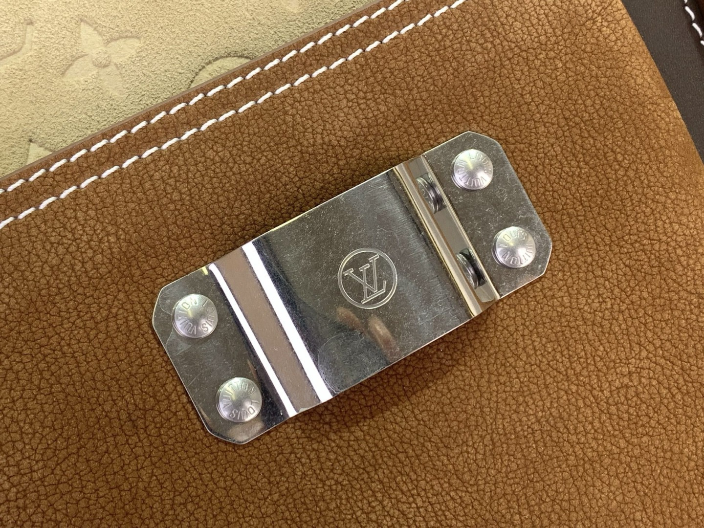 Louis Vuitton Basic Bag M-l-s