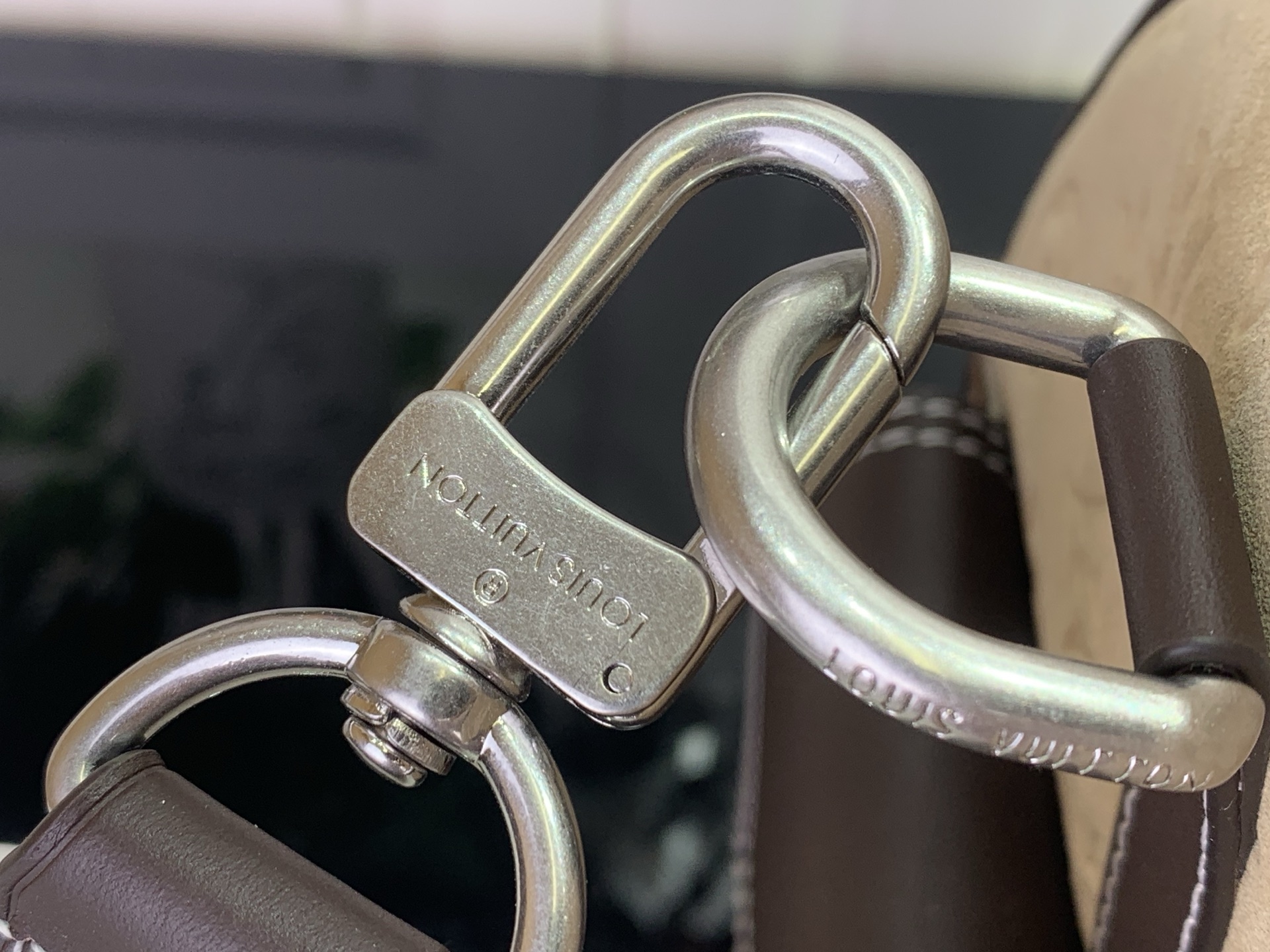 Louis Vuitton Basic Bag M-l-s