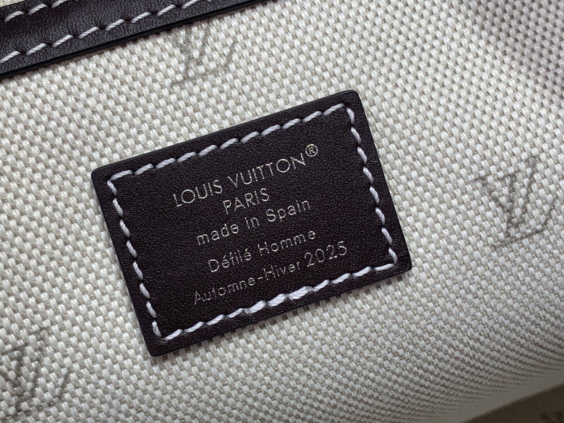 Louis Vuitton Basic Bag M-l-s