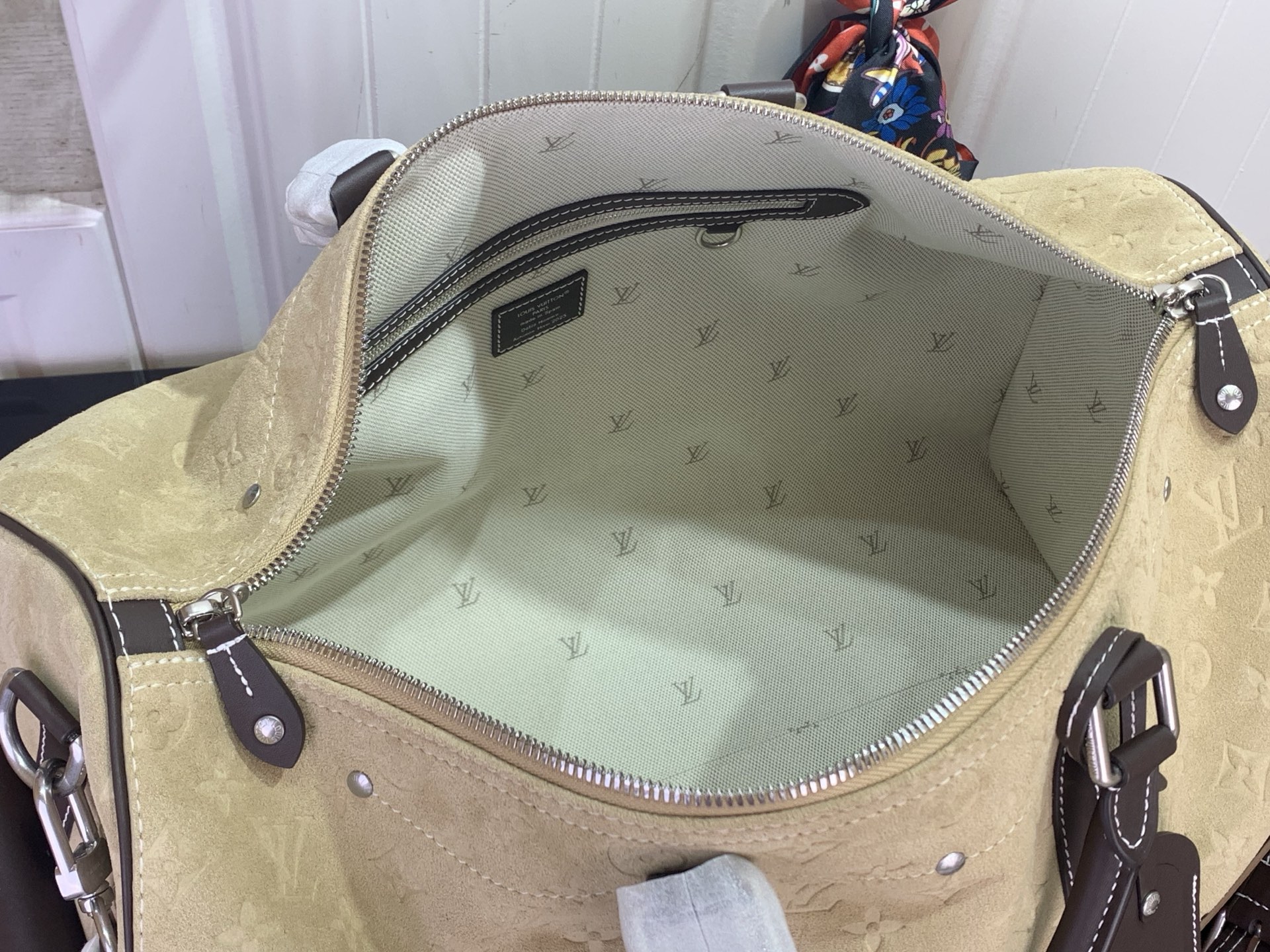 Louis Vuitton Basic Bag M-l-s