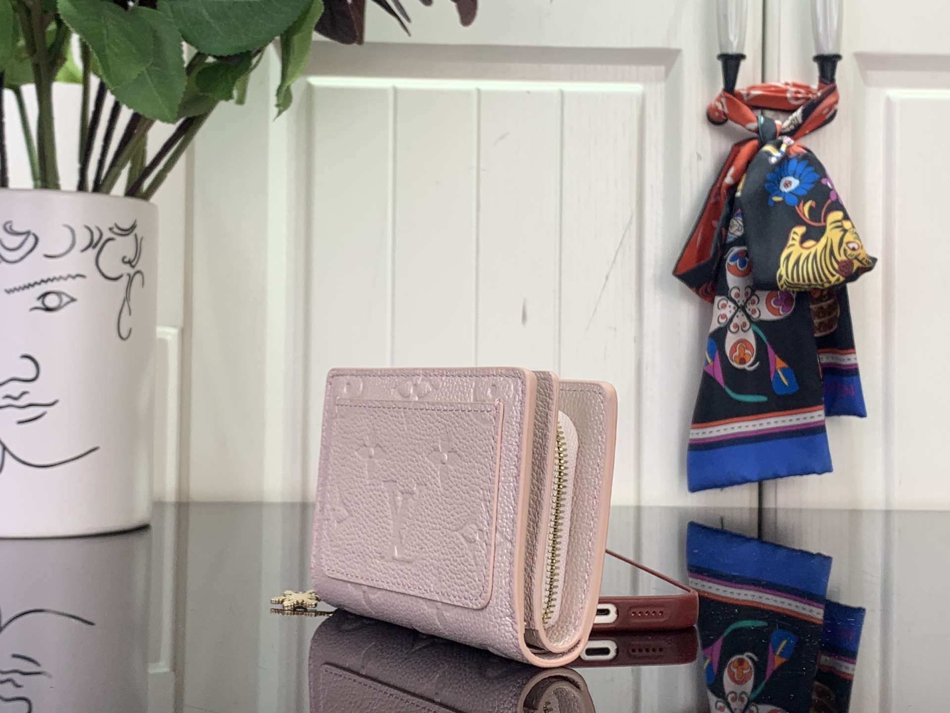 Louis Vuitton Basic Bag Gold M-l-s