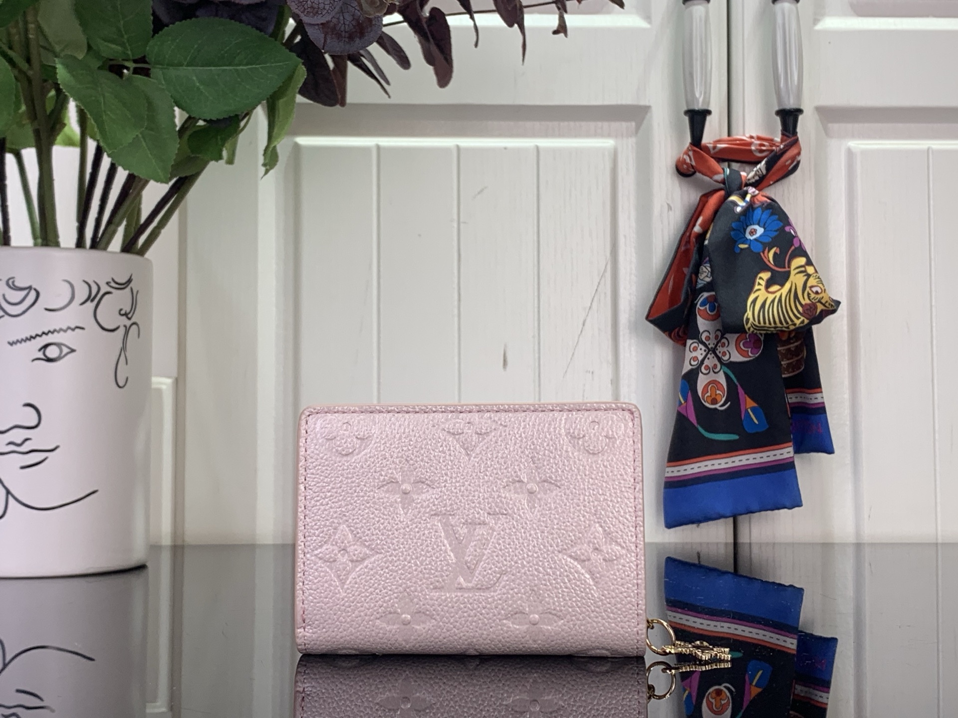 Louis Vuitton Basic Bag Gold M-l-s