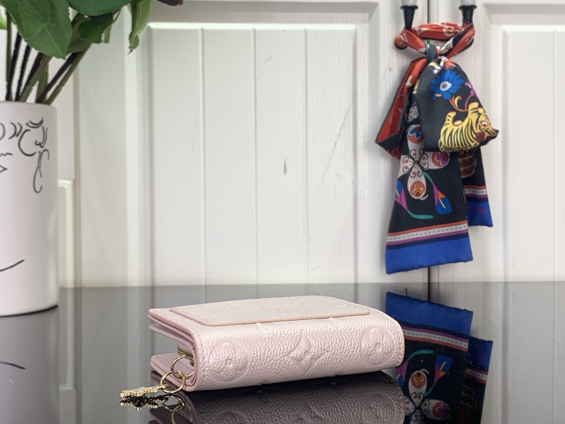 Louis Vuitton Basic Bag Gold M-l-s