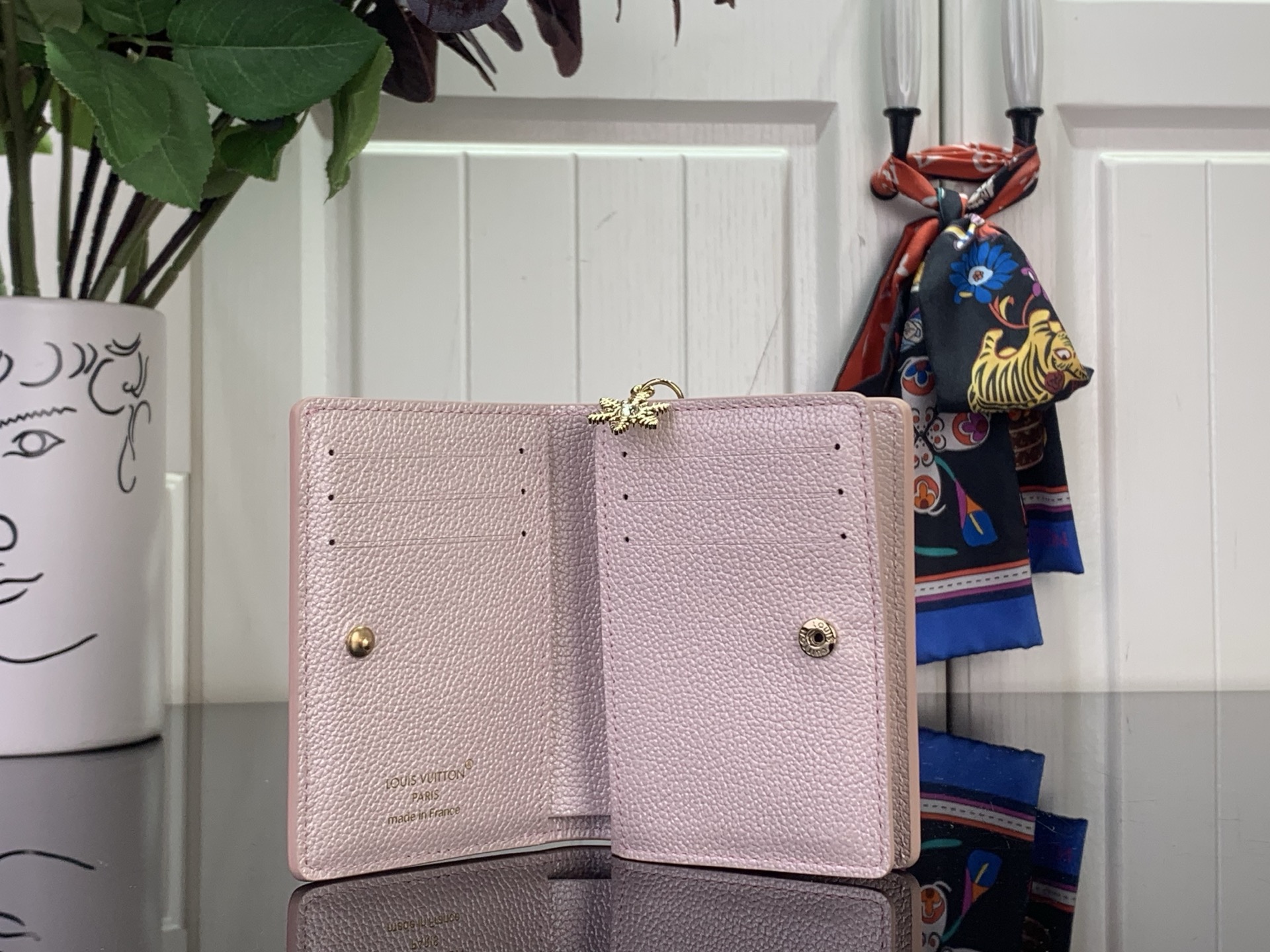 Louis Vuitton Basic Bag Gold M-l-s