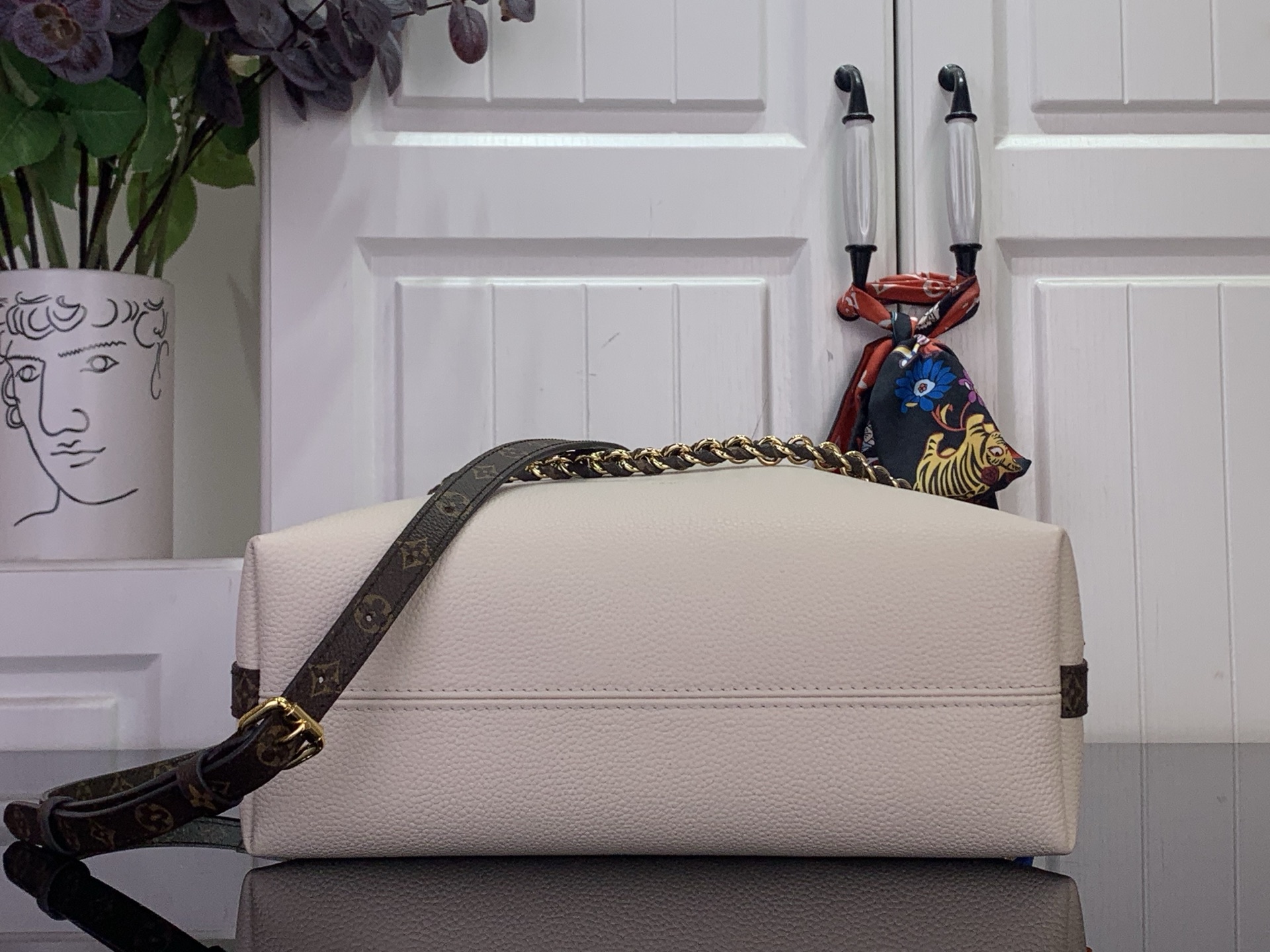 Louis Vuitton Basic Bag Canvas White M-l-s