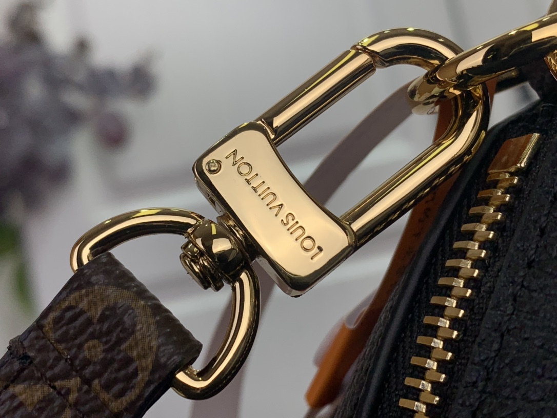 Louis Vuitton Basic Bag Canvas Black M-l-s