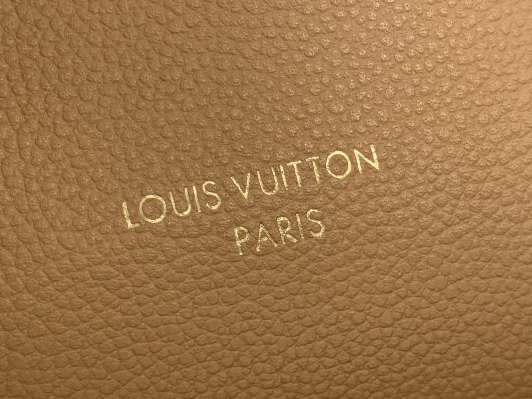 Louis Vuitton Basic Bag Canvas M-l-s