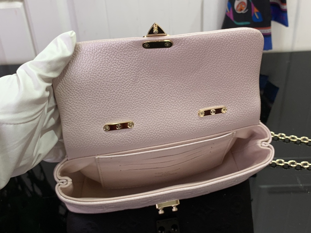 Louis Vuitton Basic Bag Pink M-l-s