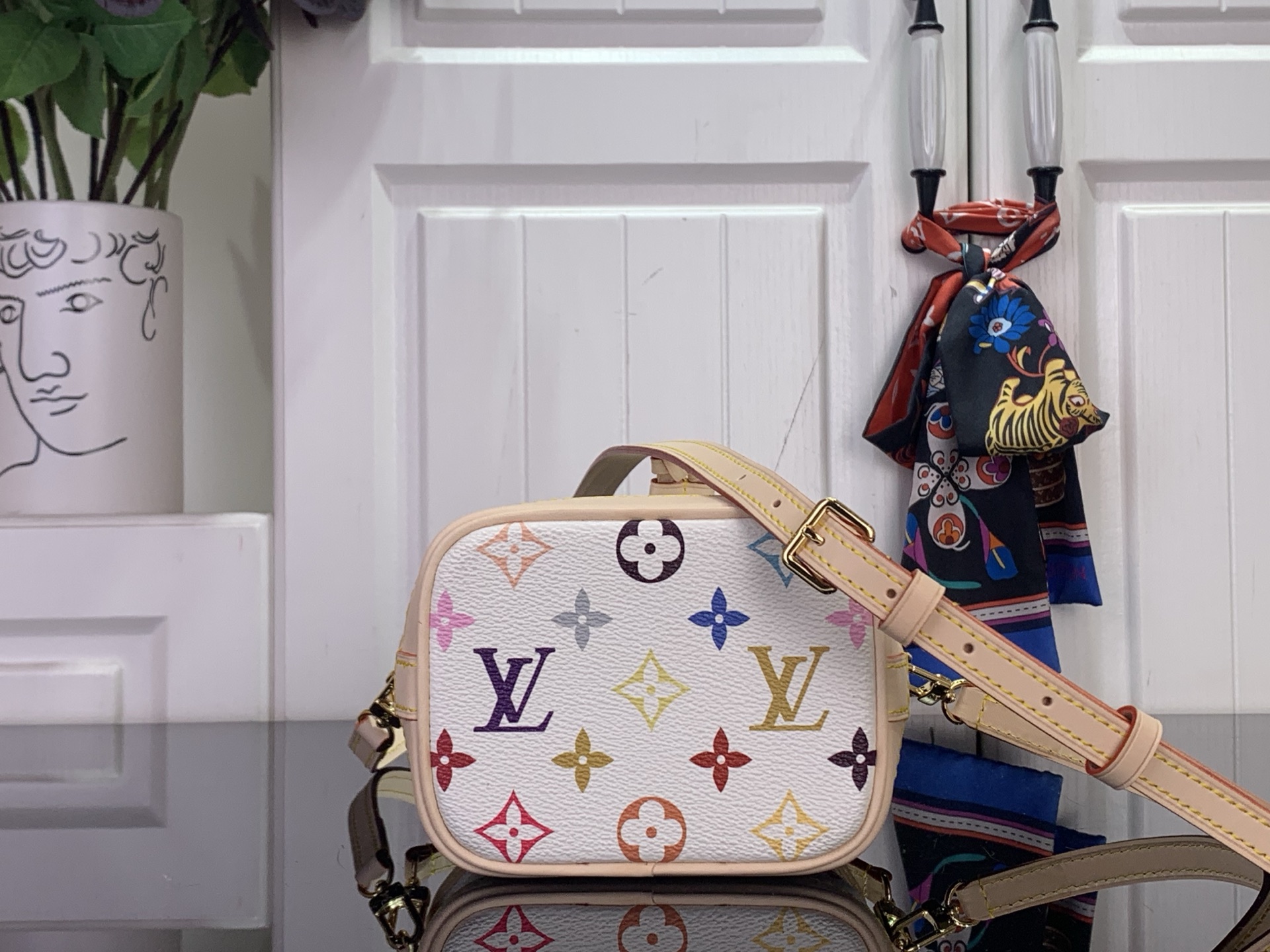 Louis Vuitton Basic Bag Cow Leather M
