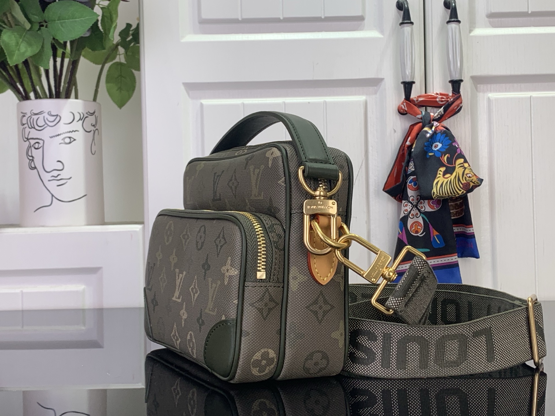 Louis Vuitton Crossbody Bag Canvas Gold M-l