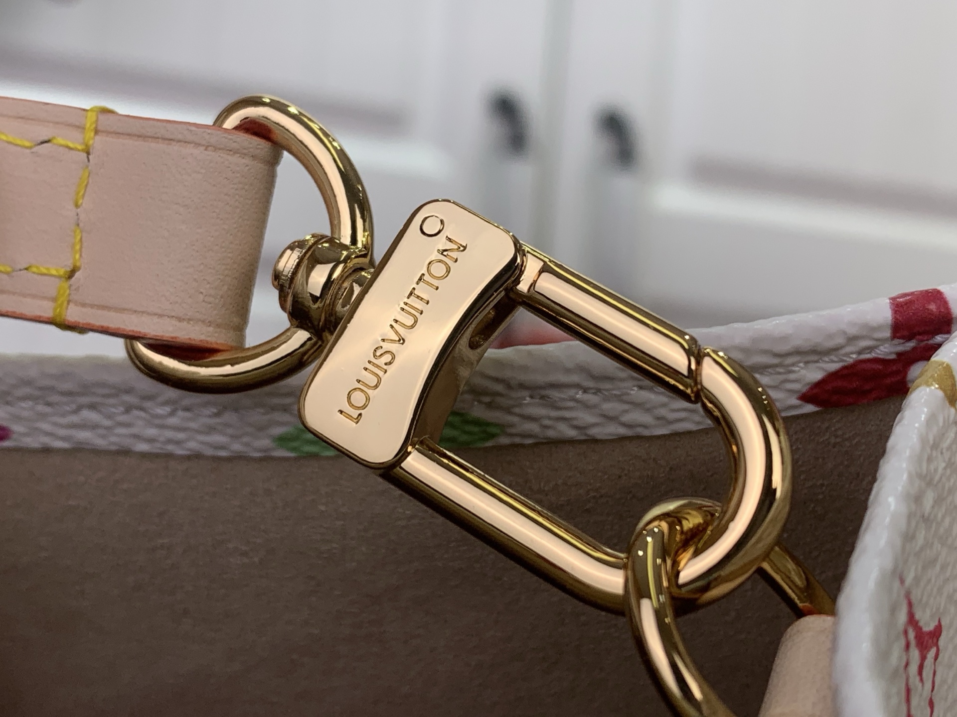 Louis Vuitton Basic Bag Cow Leather M