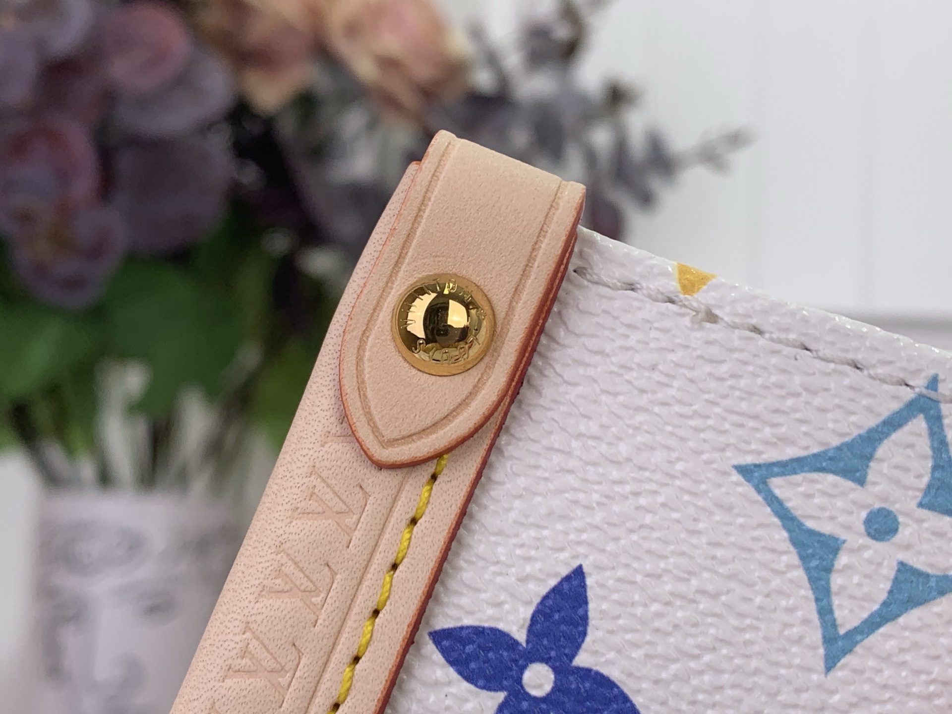 Louis Vuitton Basic Bag Cow Leather M