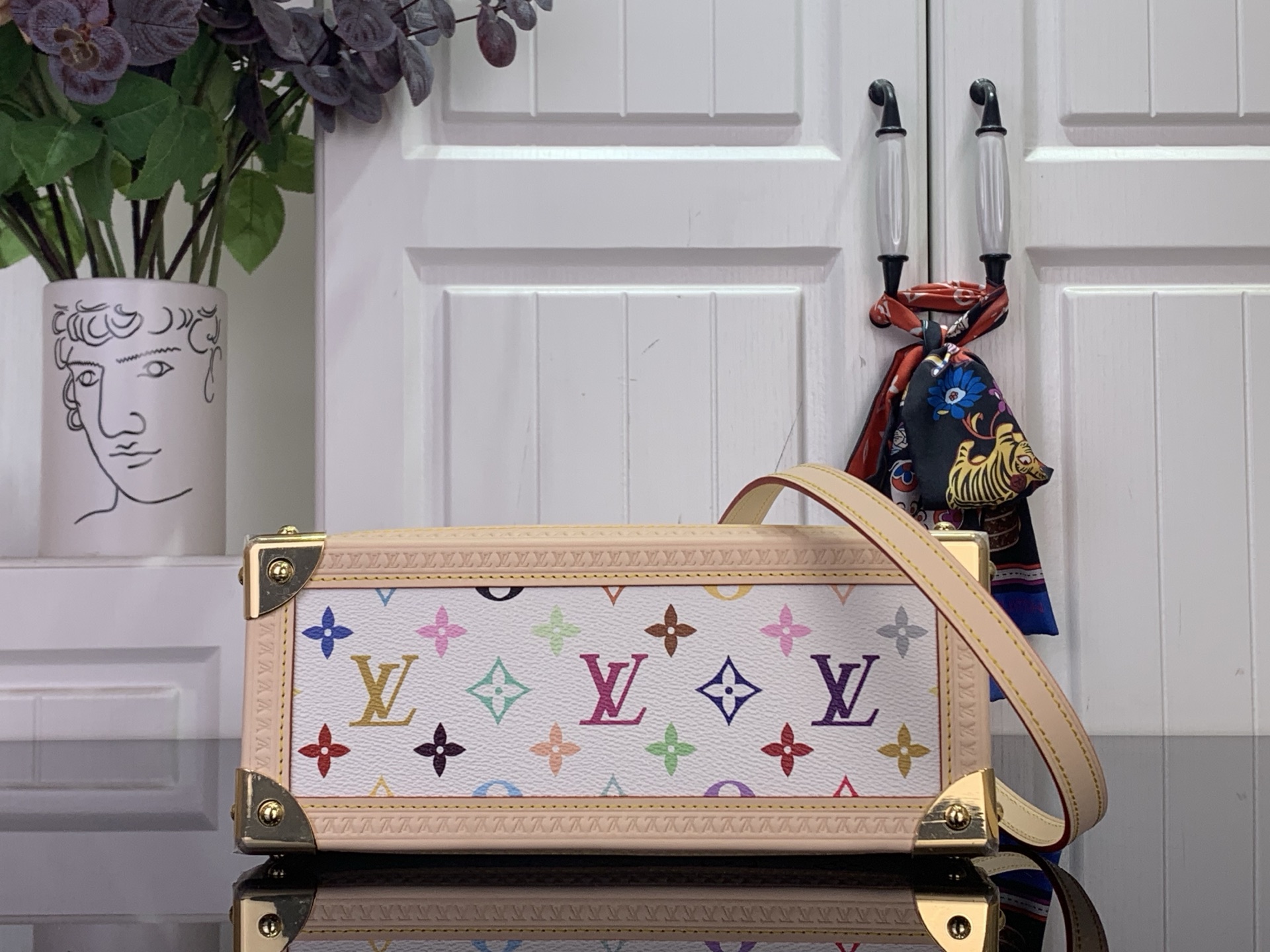 Louis Vuitton Basic Bag Cow Leather M