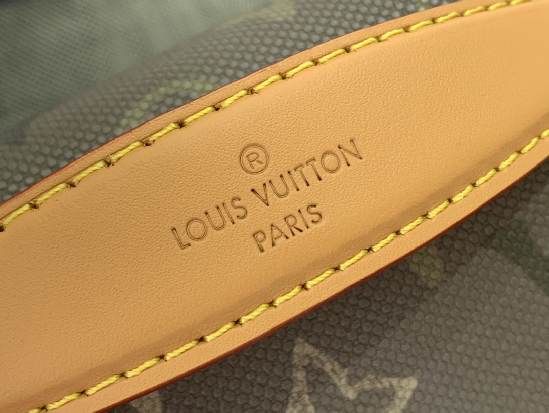 Louis Vuitton Basic Bag Canvas Green M-l-s