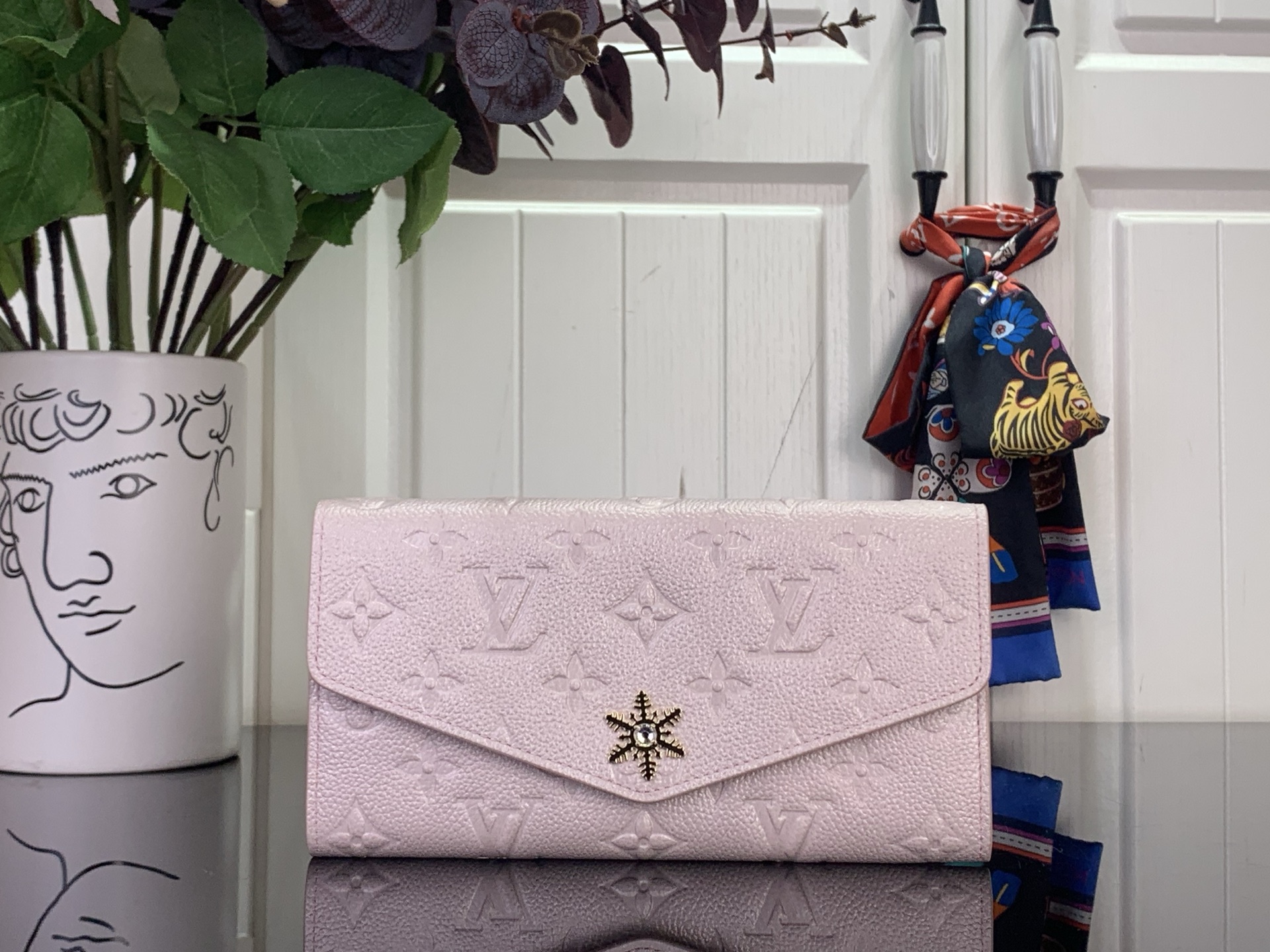 Louis Vuitton Basic Bag Gold M-l-s