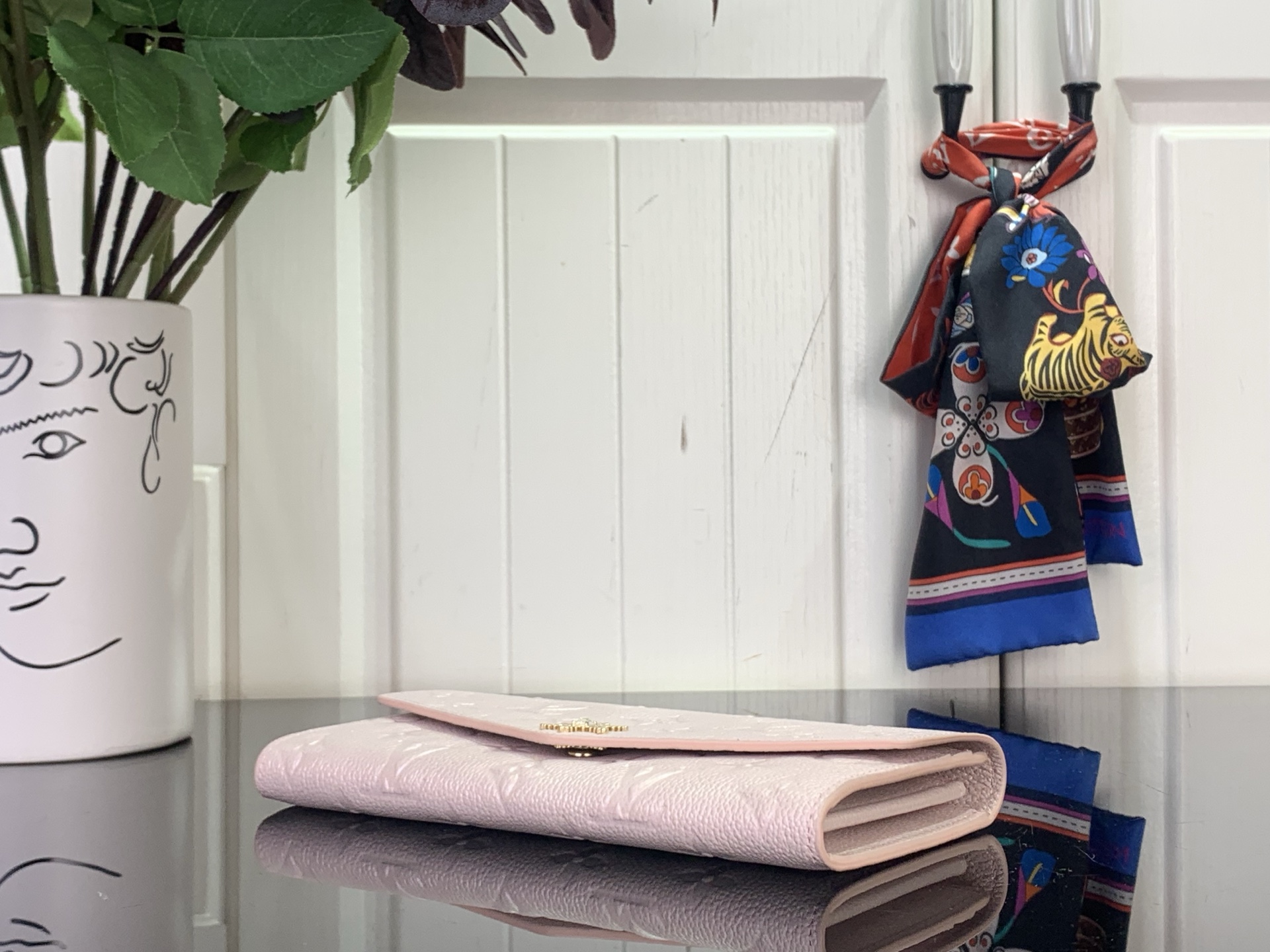 Louis Vuitton Basic Bag Gold M-l-s