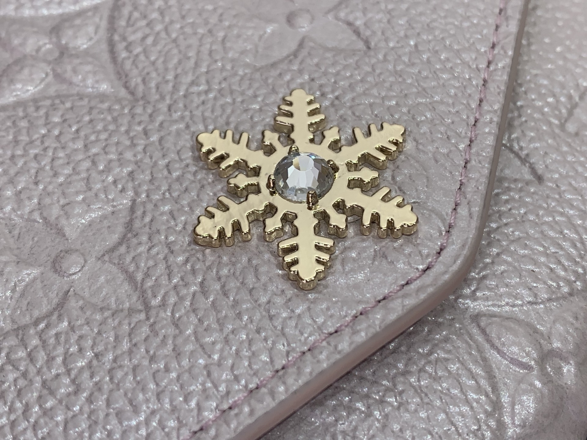 Louis Vuitton Basic Bag Gold M-l-s