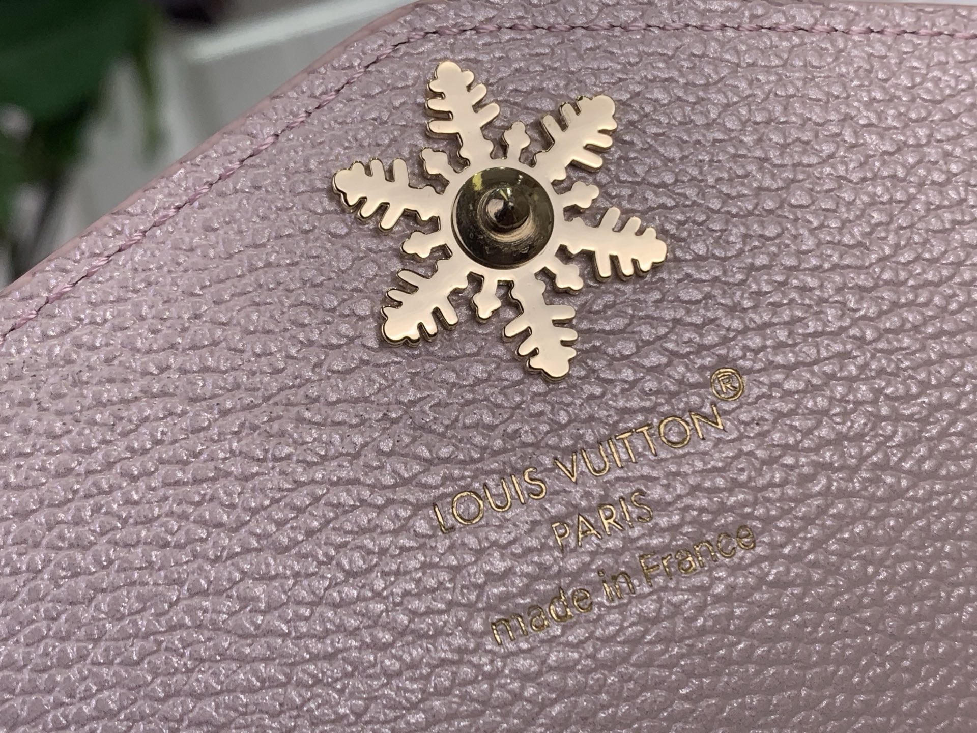 Louis Vuitton Basic Bag Gold M-l-s