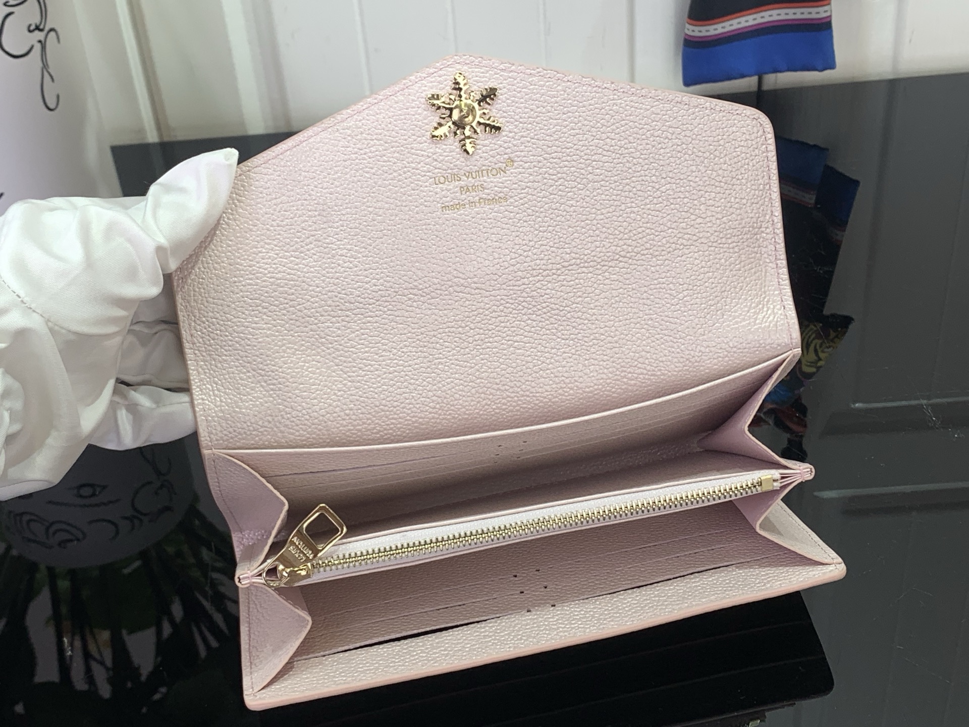 Louis Vuitton Basic Bag Gold M-l-s